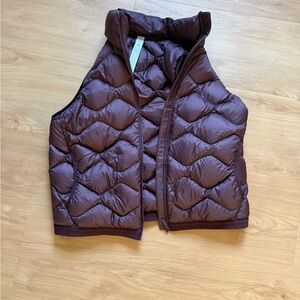 lululemon Women’s Featherweight 900-Down Fill Quilted Vest- Black Plum